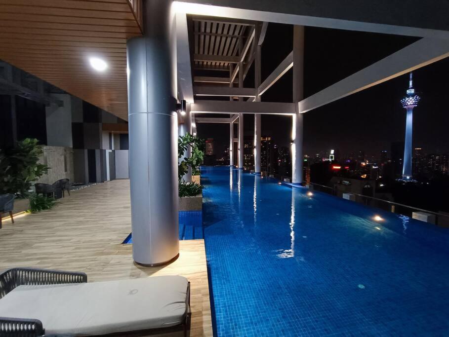 Appartement C14B Modern Infinity Pool Klcc Balcony View à Kuala Lumpur Extérieur photo