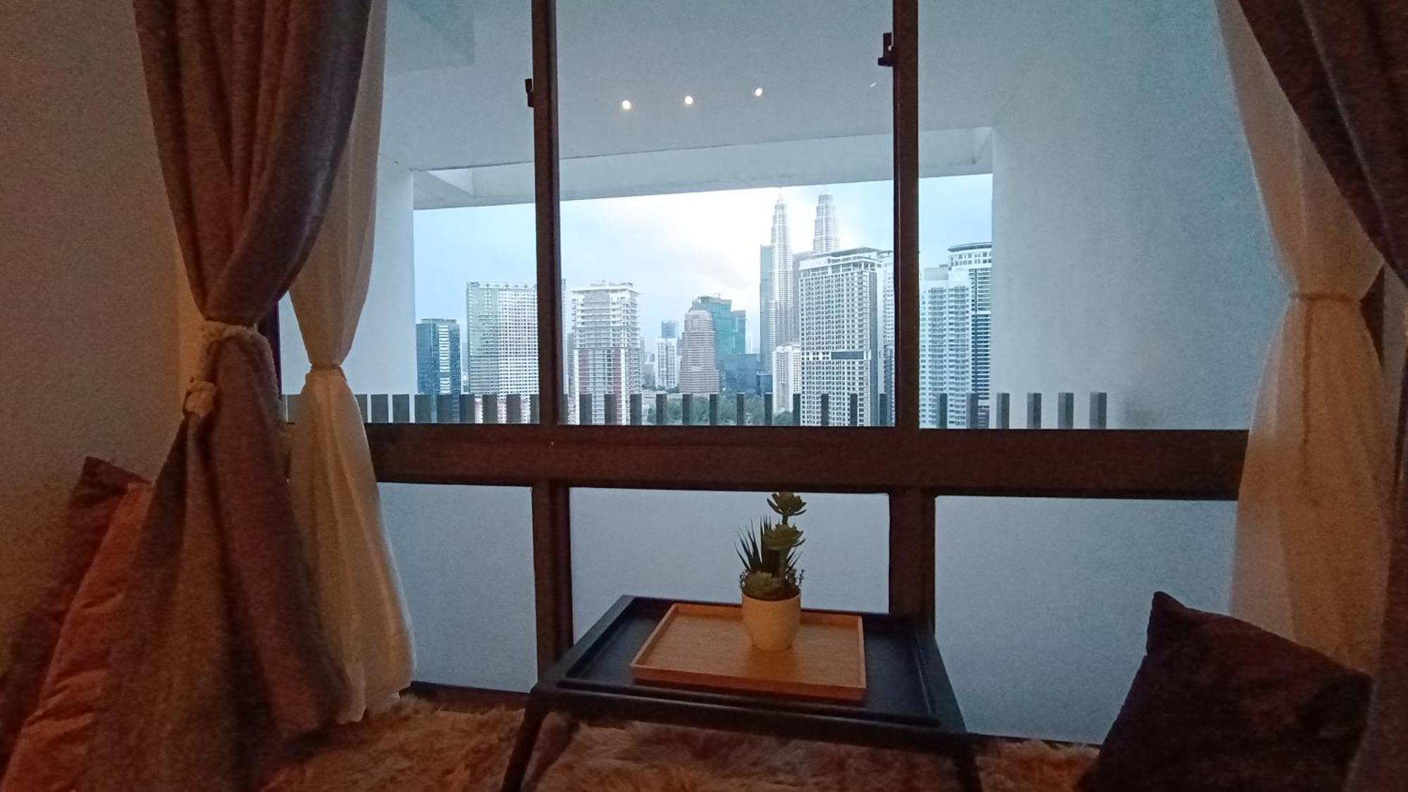 Appartement C14B Modern Infinity Pool Klcc Balcony View à Kuala Lumpur Extérieur photo