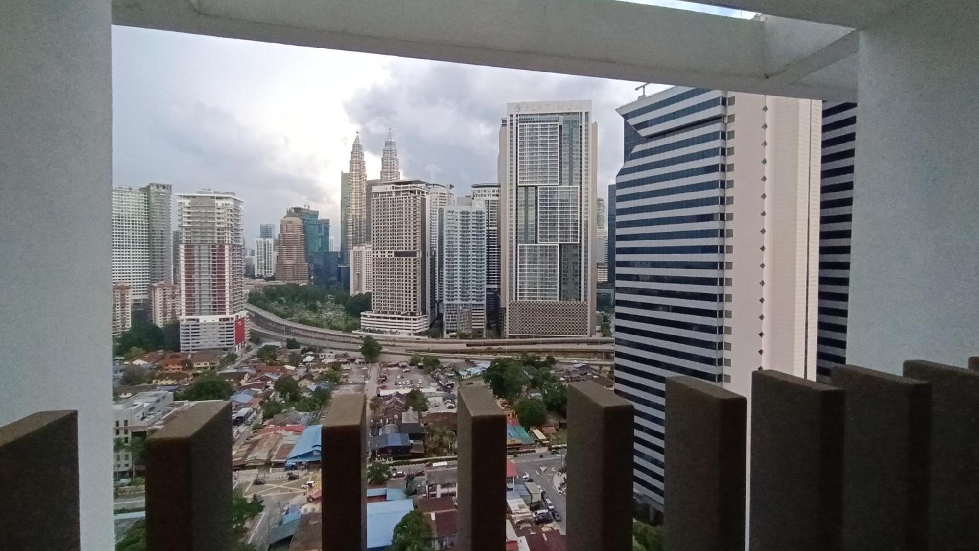 Appartement C14B Modern Infinity Pool Klcc Balcony View à Kuala Lumpur Extérieur photo