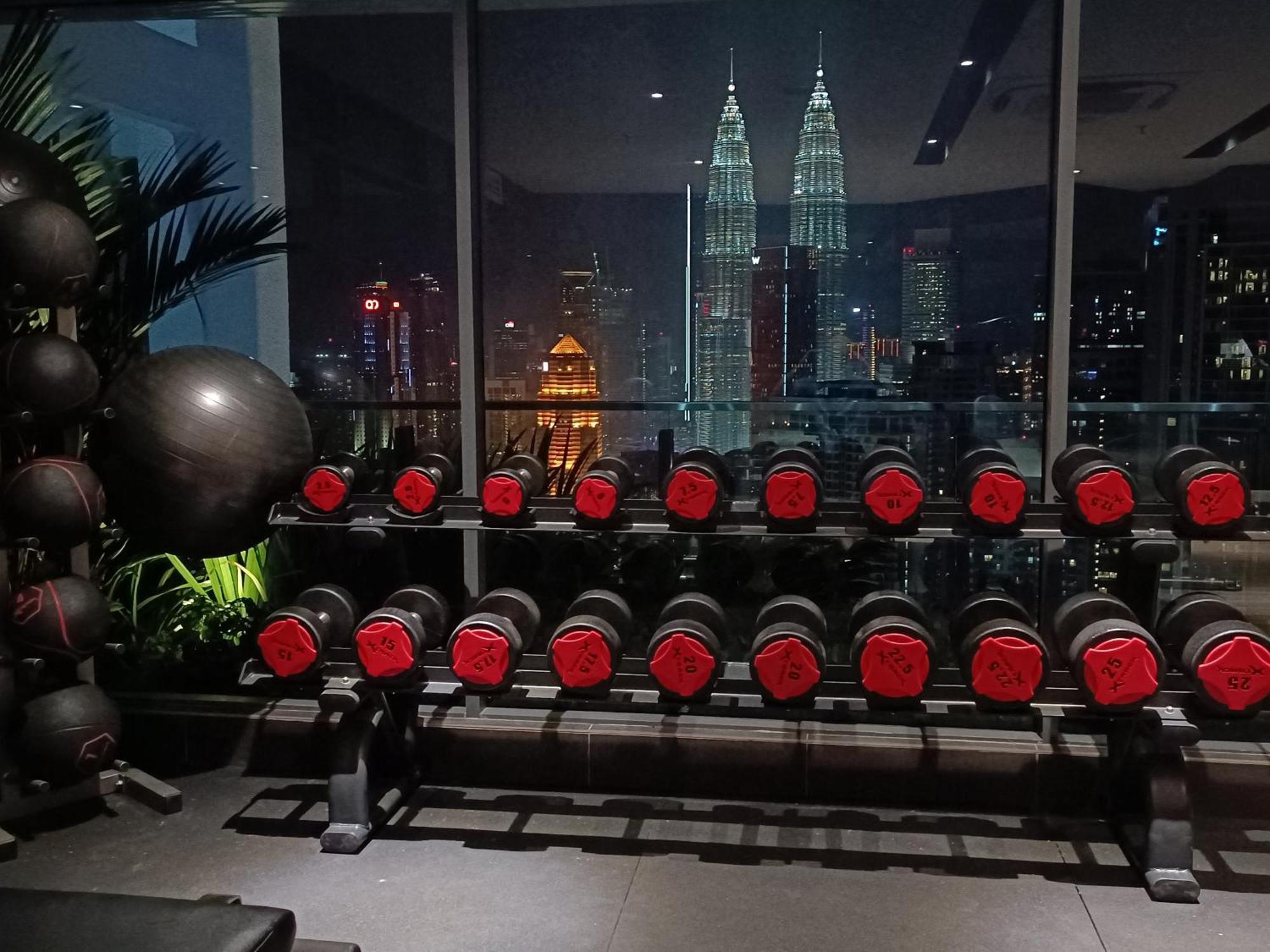 Appartement C14B Modern Infinity Pool Klcc Balcony View à Kuala Lumpur Extérieur photo