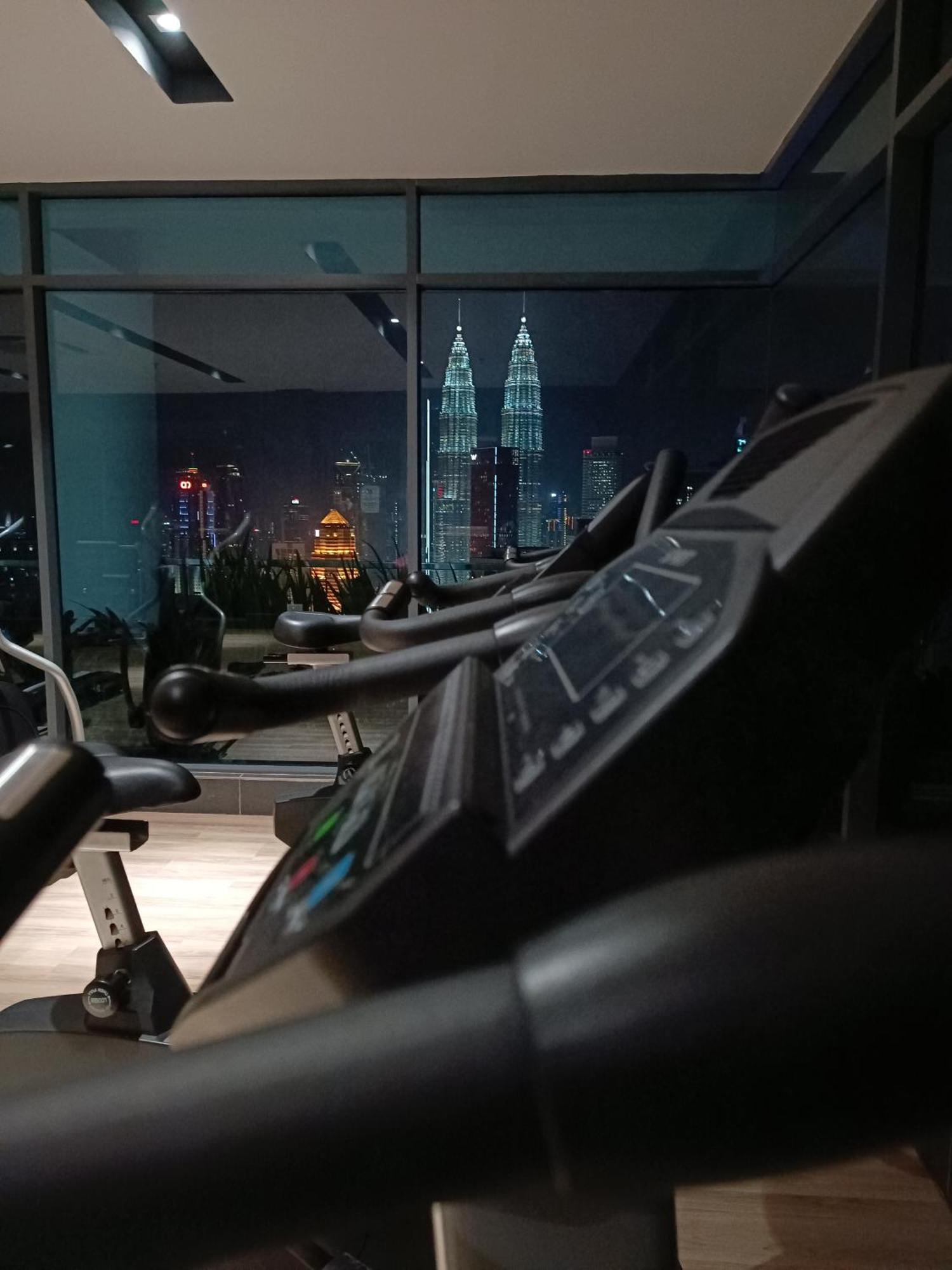 Appartement C14B Modern Infinity Pool Klcc Balcony View à Kuala Lumpur Extérieur photo